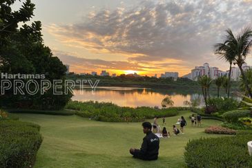 Facing Lake View, New Duplex Shoplot @ Baron Residence Lake City, Kepong KL