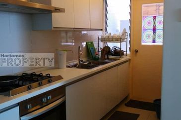 Fully Furnished Well Kept Unit @ Solaris Dutamas Publika KL