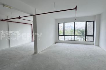Facing Lake View, New Duplex Shoplot @ Baron Residence Lake City, Kepong KL