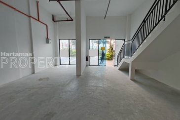 Facing Lake View, New Duplex Shoplot @ Baron Residence Lake City, Kepong KL