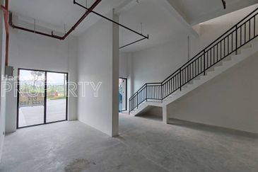 Facing Lake View, New Duplex Shoplot @ Baron Residence Lake City, Kepong KL