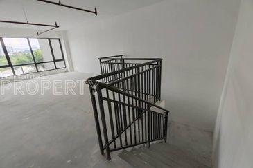 Facing Lake View, New Duplex Shoplot @ Baron Residence Lake City, Kepong KL