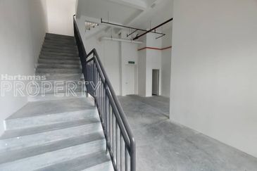 Facing Lake View, New Duplex Shoplot @ Baron Residence Lake City, Kepong KL