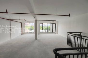 Facing Lake View, New Duplex Shoplot @ Baron Residence Lake City, Kepong KL