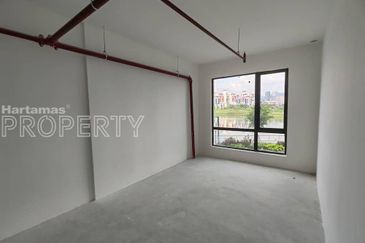 Facing Lake View, New Duplex Shoplot @ Baron Residence Lake City, Kepong KL