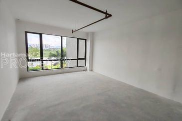 Facing Lake View, New Duplex Shoplot @ Baron Residence Lake City, Kepong KL