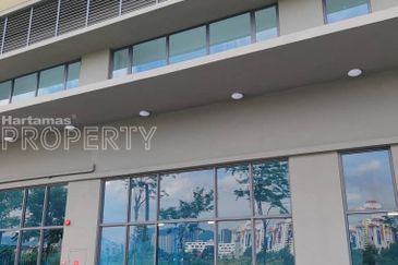 Facing Lake View, New Duplex Shoplot @ Baron Residence Lake City, Kepong KL