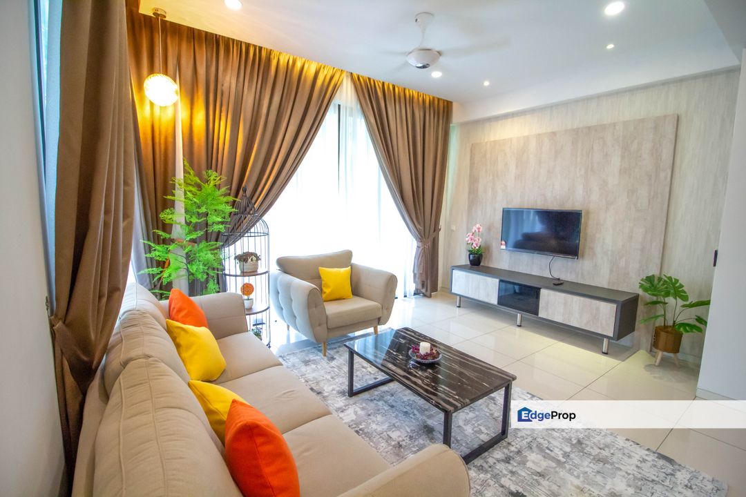 Luxury Family Suites with Roof Top Terrace, Fully Furnished @ Tropical Villa, Seri Kembangan Selangor, Selangor, Seri Kembangan