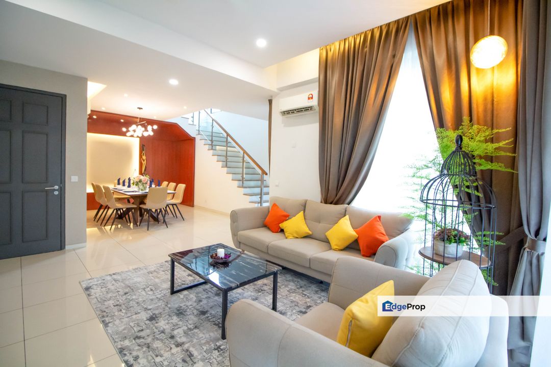 Luxury Family Suites with Roof Top Terrace, Fully Furnished @ Tropical Villa, Seri Kembangan Selangor, Selangor, Seri Kembangan