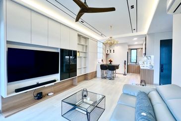 Aura Residence @ Precint 8