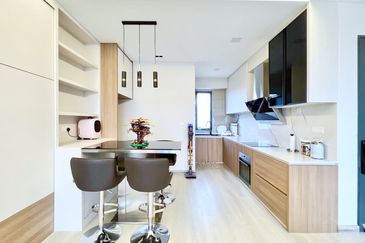 Aura Residence @ Precint 8