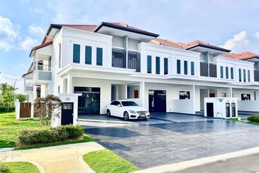 Reef Of Tropics, Setia Eco Glades