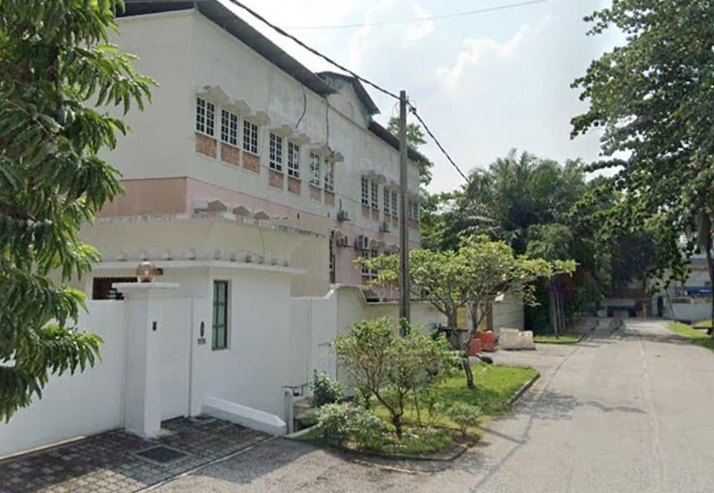 3 Sty 8 Units Apt for Sale @ Lrg Damai Dtk Keramat