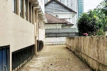 3 Sty 8 Units Apt for Sale @ Lrg Damai Dtk Keramat