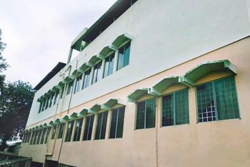 3 Sty 8 Units Apt for Sale @ Lrg Damai Dtk Keramat