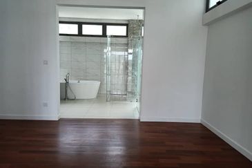 3 1/2 Sty Bungalow for Sale in Alam Desa Residence