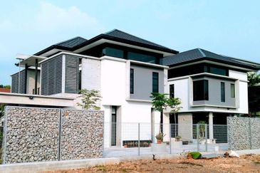 2 Sty Bungalow for Sale @ Tmn Bkt Meringin Kajang