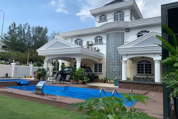 Luxury 2.5 Sty Bungalow to Sale in Tmn Setiawangsa