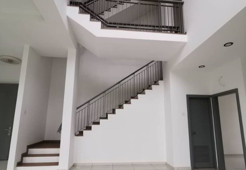 3 Sty Link House to Sale @ Jln Panglima Awang TTDI