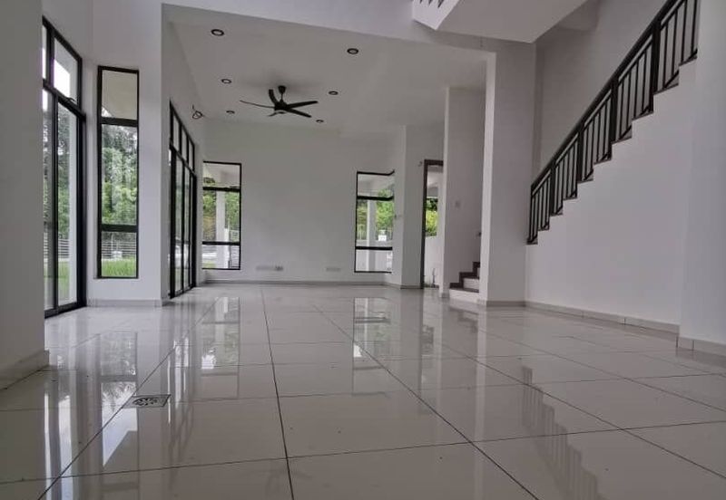 3 Sty Link House to Sale @ Jln Panglima Awang TTDI