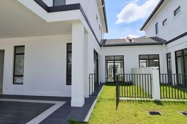 2 Storey Avenham Garden Eco Grandeur Puncak Alam