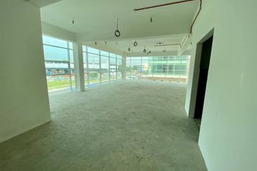 New 4 Sty Semi-D Warehouse in Seksyen 33 Shah Alam