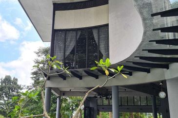 Exclusive Resort Bungalow Tanarimba Janda Baik for Sale