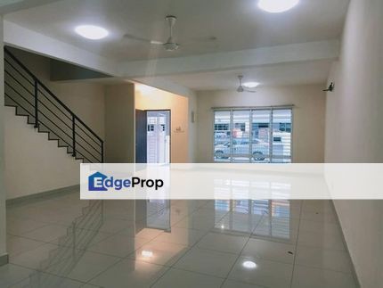 Renovated 2.5 Storey Link House Suria Tropika, Seri Kembangan, Selangor, Selangor, Serdang