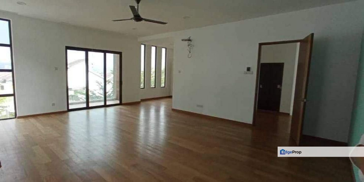 3 Storey Bungalow for Sale at D'Impian Tropika, Balakong, Selangor, Balakong