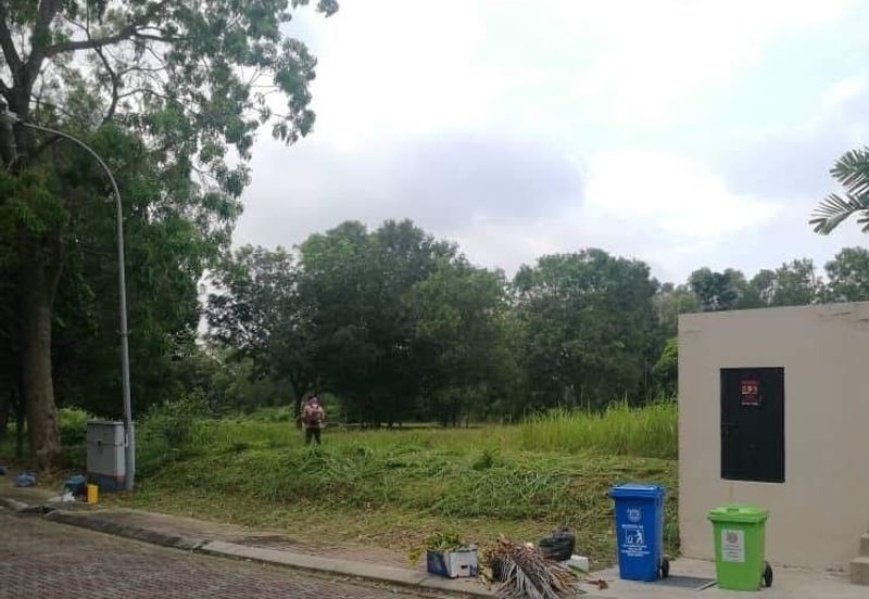 Beautiful Flat Bungalow Land for Sale at Jalan Mihrab, Bukit Jelutong, Shah Alam