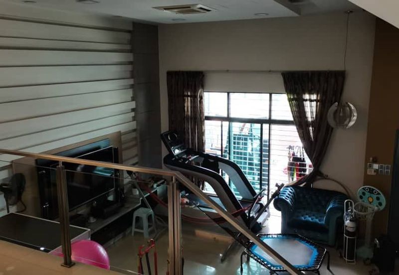 Freehold 3 Storey Superlink for Sale at The Peak Bukit Prima Cheras