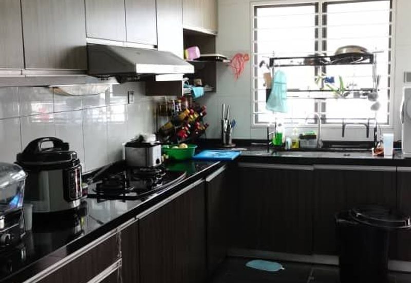 Freehold 3 Storey Superlink for Sale at The Peak Bukit Prima Cheras