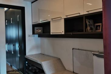 Freehold 3 Storey Superlink for Sale at The Peak Bukit Prima Cheras