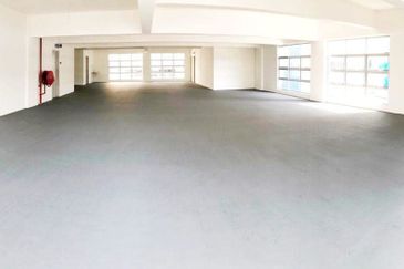 Shop Office Space With Lift Next to Direct Digital