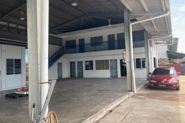 Sell Below MV Warehouse Factory Sitiawan, Manjung Perak