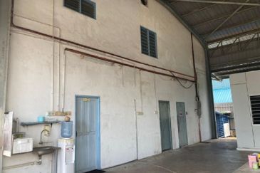 Sell Below MV Warehouse Factory Sitiawan, Manjung Perak