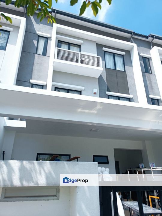 Brand New Facing Open 3 Storey Link House Lakefield Tropicana Heights