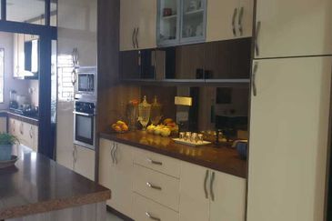 NICE RENOVATED! 5 BEDROOMS ! CYPRUS @ USJ HEIGHTS, SUBANG JAYA