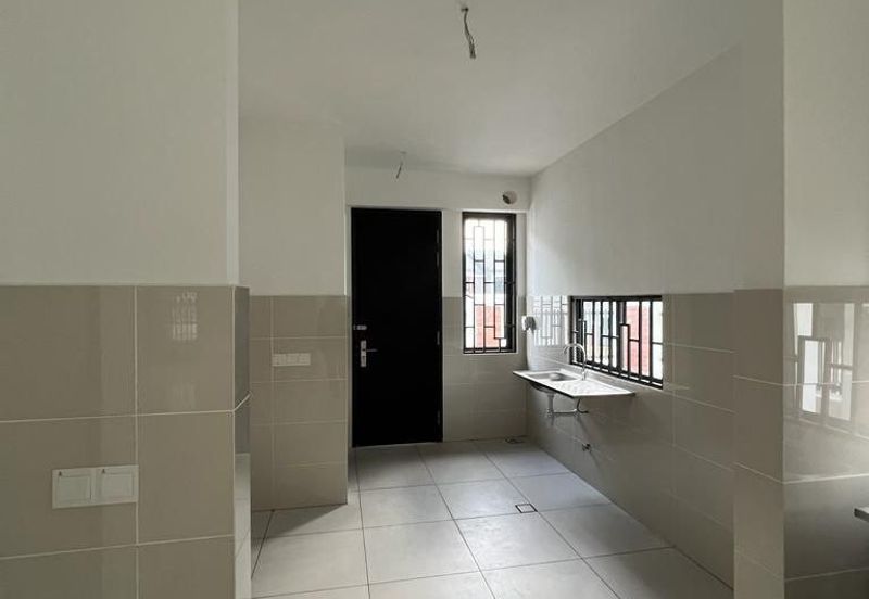 END LOT I NON BUMI I FACING SOUTH I 2 Storey Elmina Green, Elmina Shah Alam