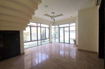 Changkat Kiara Surya