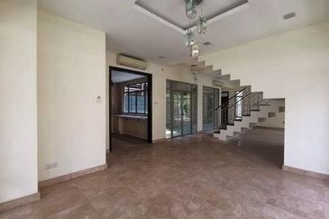 Changkat Kiara Surya