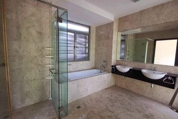 Changkat Kiara Surya