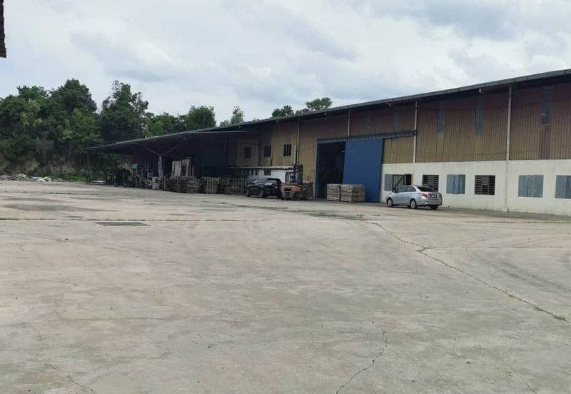 Spacious Land With Warehouse Taman Perindustrian Temerloh, Mentakab Pahang