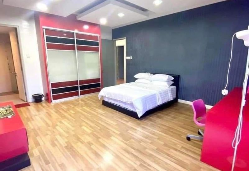 Corner Lot Renovated 3 Storey Semi D Laman Seri, Seksyen 13, Shah Alam