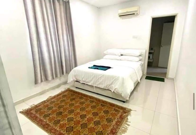 Corner Lot Renovated 3 Storey Semi D Laman Seri, Seksyen 13, Shah Alam