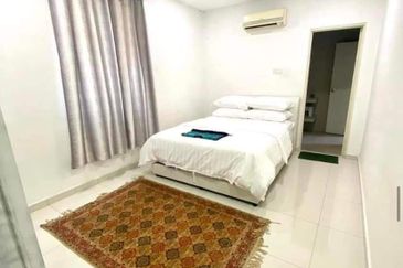 Corner Lot Renovated 3 Storey Semi D Laman Seri, Seksyen 13, Shah Alam