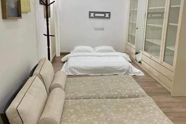 Corner Lot Renovated 3 Storey Semi D Laman Seri, Seksyen 13, Shah Alam