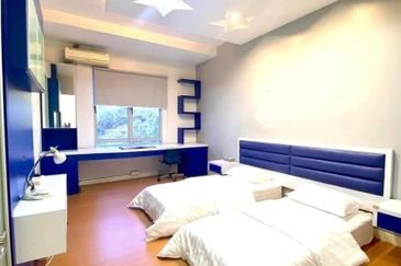 Corner Lot Renovated 3 Storey Semi D Laman Seri, Seksyen 13, Shah Alam