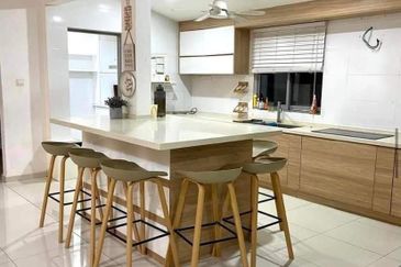 Corner Lot Renovated 3 Storey Semi D Laman Seri, Seksyen 13, Shah Alam