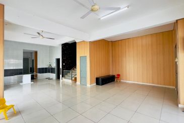 Taman Baiduri, Dengkil